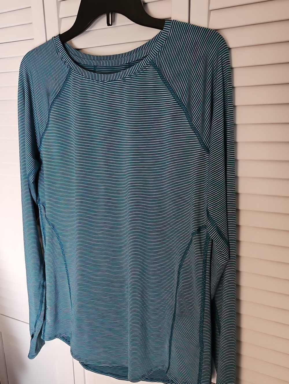 TECH GEAR WOMENS GREEN/BLUE/PURLE STRIPE ATHLETIC SHIRT SZ M